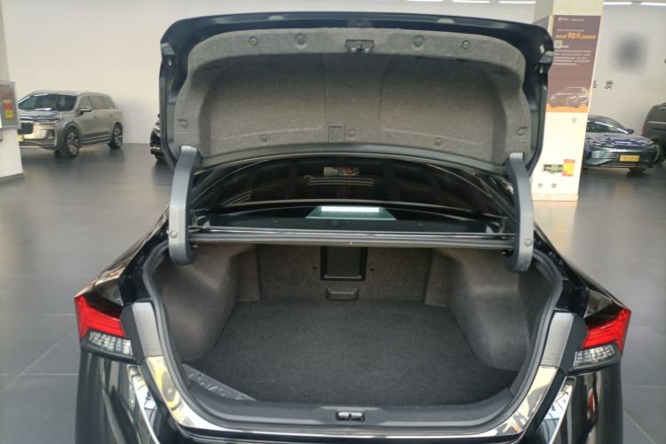 Used Nissan Teana 2024 2.0L XE Genuine Edition Trunk