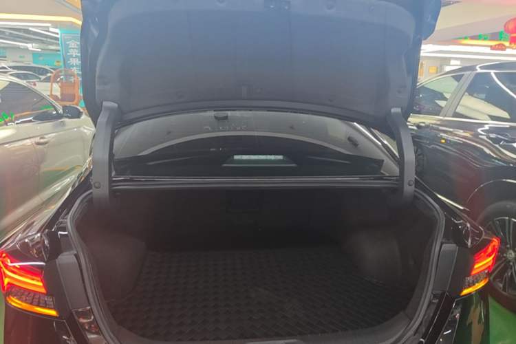 Used Nissan Teana 2024 2.0L XE Genuine Edition Trunk