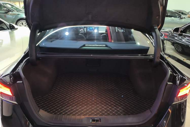 Used Nissan Teana 2024 2.0L SV Black Gold Edition Trunk