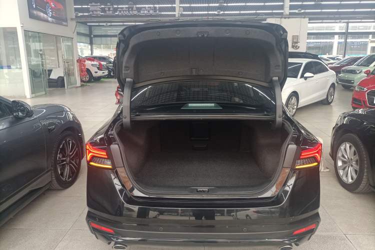 Used Nissan Teana 2024 2.0L XE Genuine Edition Trunk