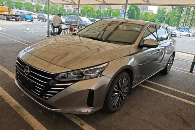 Używany Nissan Teana 2024 2.0L XE Genuine Edition