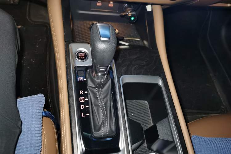 Used Nissan Teana 2024 2.0L XE Genuine Edition Gear Lever
