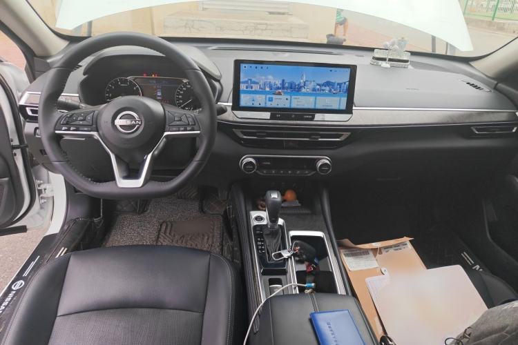 Used Nissan Teana 2024 2.0L SV Black Gold Edition Center Console