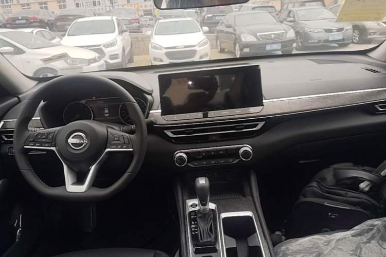 Used Nissan Teana 2024 2.0L XE Genuine Edition Center Console