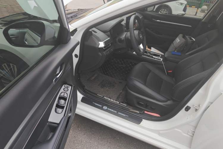 Used Nissan Teana 2024 2.0L SV Black Gold Edition Driver Seat