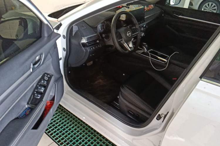 Used Nissan Teana 2024 2.0L SV Black Gold Edition Driver Seat