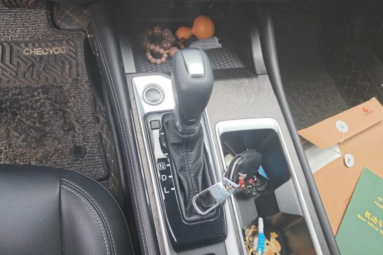 Used Nissan Teana 2024 2.0L SV Black Gold Edition Gear Lever