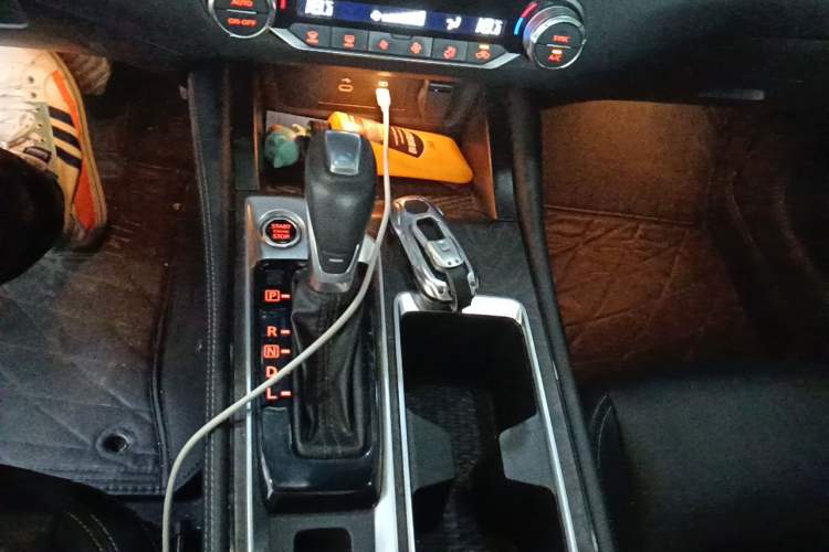 Used Nissan Teana 2024 2.0L SV Black Gold Edition Gear Lever
