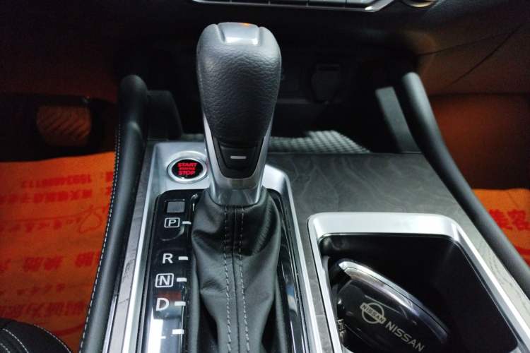 Used Nissan Teana 2024 2.0L XE Genuine Edition Gear Lever