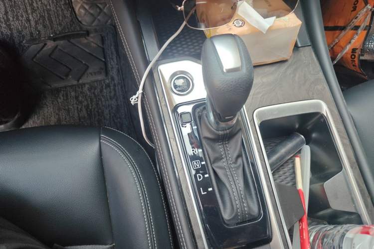 Used Nissan Teana 2024 2.0L XE Genuine Edition Gear Lever