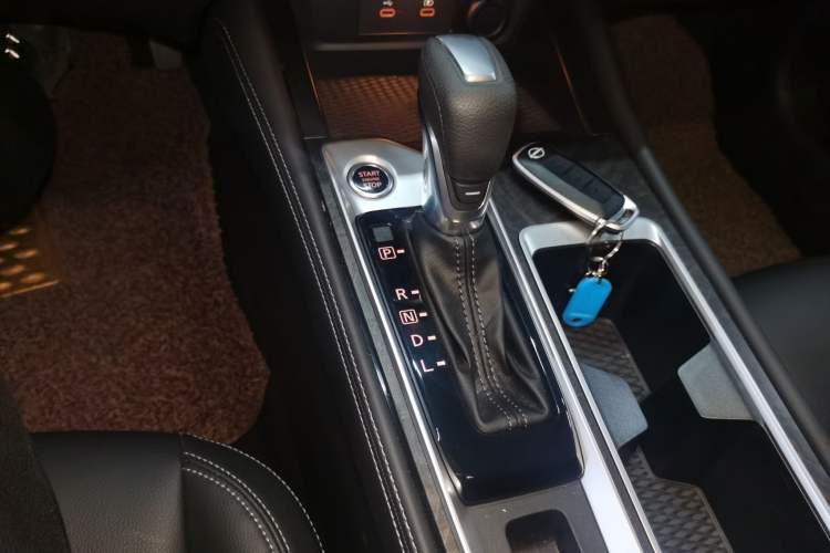 Used Nissan Teana 2024 2.0L XE Genuine Edition Gear Lever