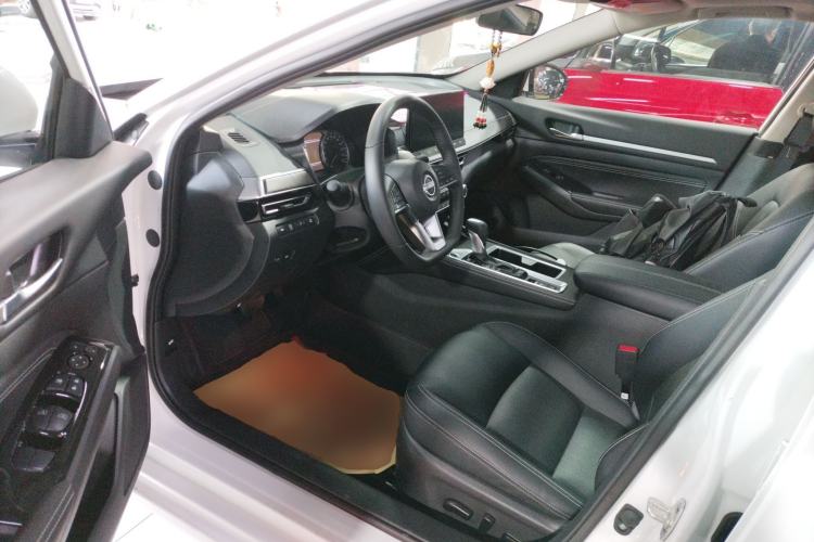 Used Nissan Teana 2024 2.0L XE Genuine Edition Interior 3