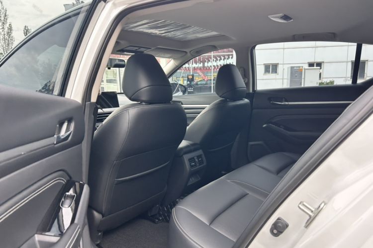 Used Nissan Teana 2024 2.0L XE Genuine Edition Interior 3
