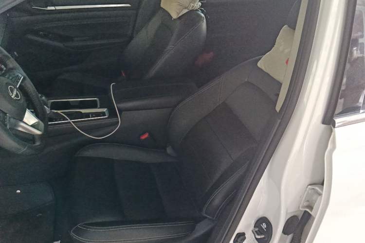 Used Nissan Teana 2024 2.0L SV Black Gold Edition Left Front Seat