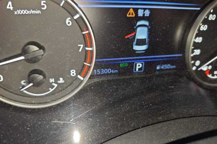 Used Nissan Teana 2024 2.0L SV Black Gold Edition Odometer Close Up