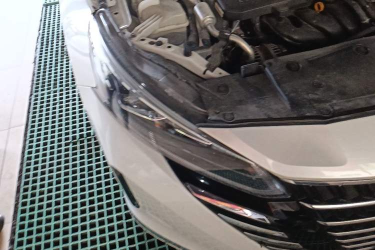 Used Nissan Teana 2024 2.0L SV Black Gold Edition Right Front Headlight