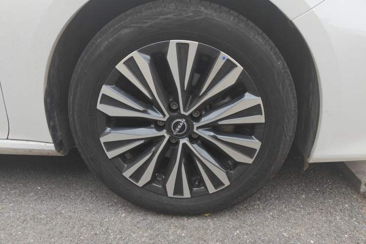Used Nissan Teana 2024 2.0L SV Black Gold Edition Right Front Wheel Hub
