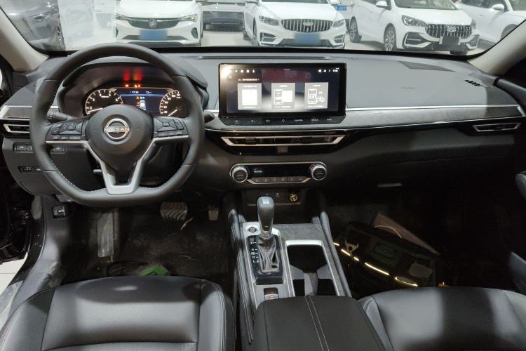 Used Nissan Teana 2025 Model 2.0L XL-TLS Enjoyment Edition Center Console