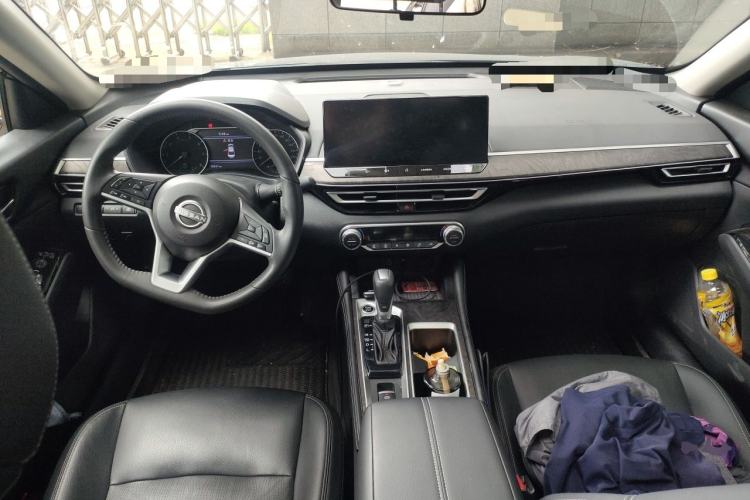Used Nissan Teana 2025 Model 2.0L XL-TLS Enjoyment Edition Center Console