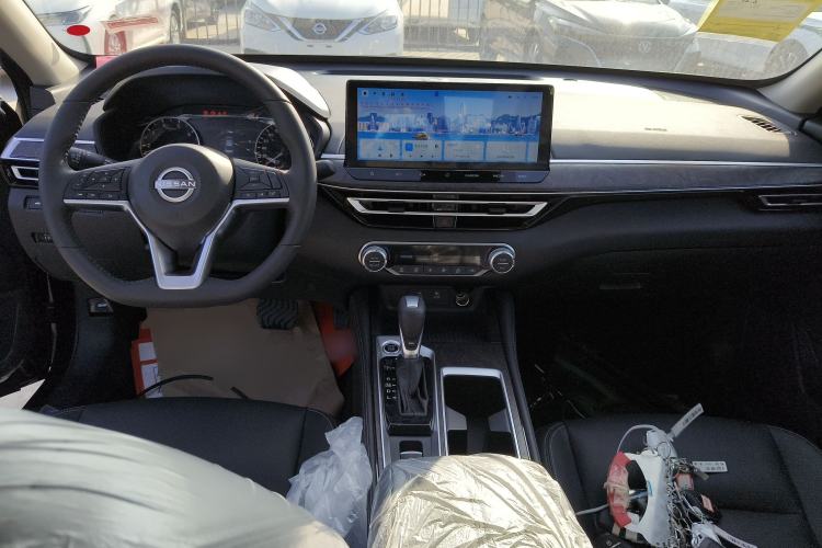 Used Nissan Teana 2025 Model 2.0L XL-TLS Enjoyment Edition Center Console