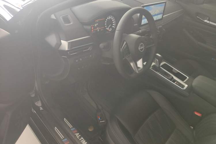 Used Nissan Teana 2025 Model 2.0L XL-TLS Enjoyment Edition Driver Seat