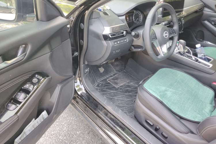 Used Nissan Teana 2025 Model 2.0L XL-TLS Enjoyment Edition Driver Seat