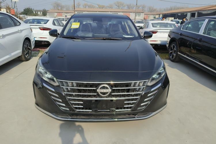 Used Nissan Teana 2025 Model 2.0L XL-TLS Enjoyment Edition Exterior 1