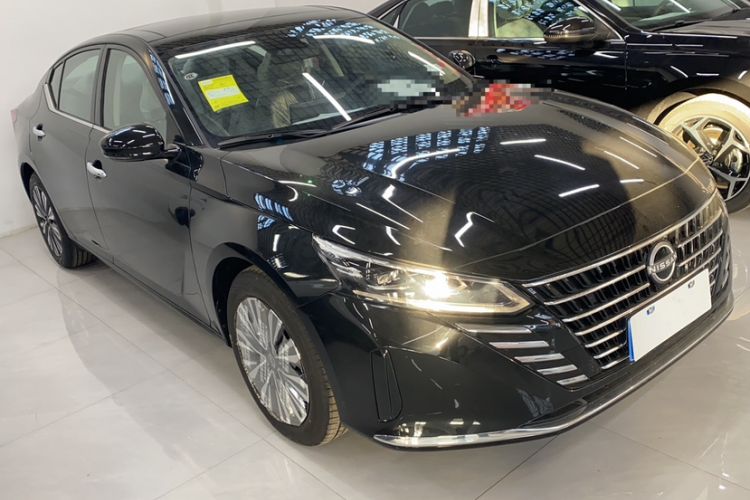 Used Nissan Teana 2025 Model 2.0L XL-TLS Enjoyment Edition Exterior 1