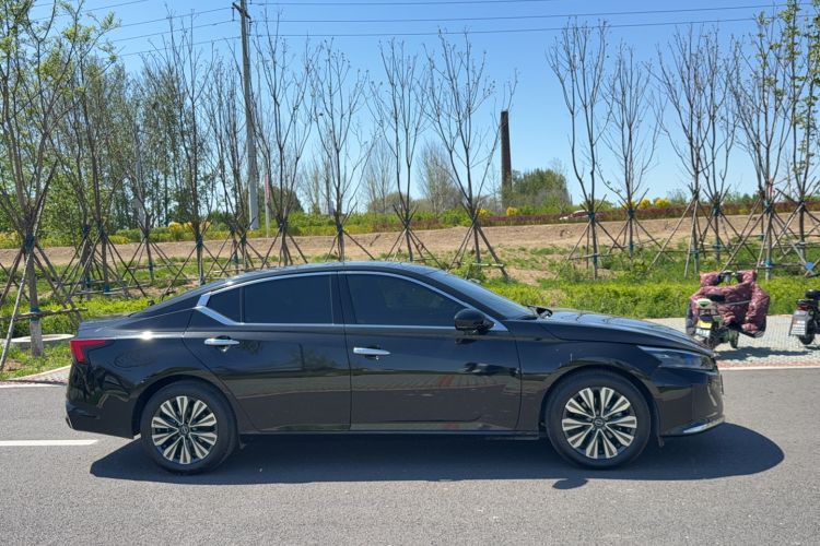 Used Nissan Teana 2025 Model 2.0L XL-TLS Enjoyment Edition Exterior 2