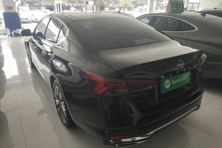 Used Nissan Teana 2025 Model 2.0L XL-TLS Enjoyment Edition Exterior 2