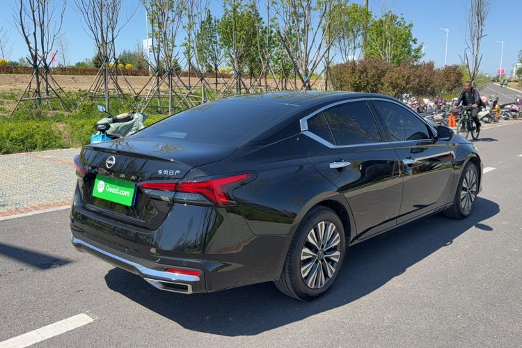 Used Nissan Teana 2025 Model 2.0L XL-TLS Enjoyment Edition Exterior 3