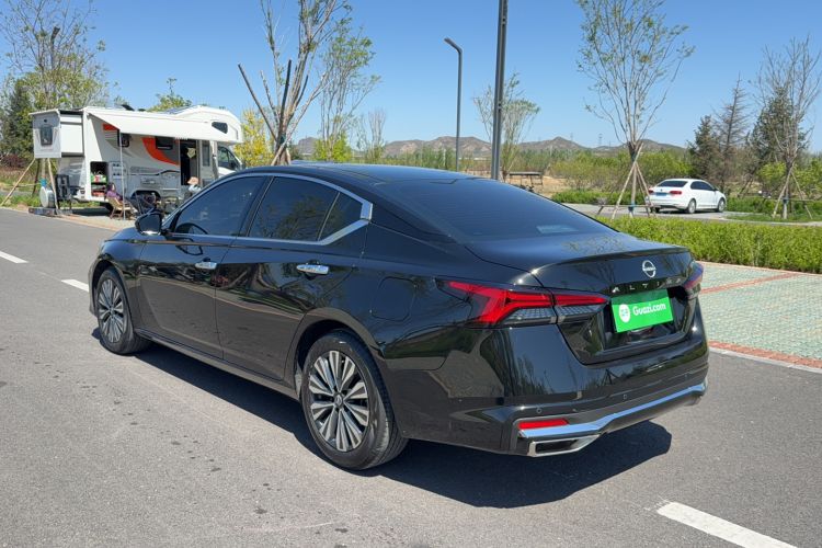 Used Nissan Teana 2025 Model 2.0L XL-TLS Enjoyment Edition Exterior 5