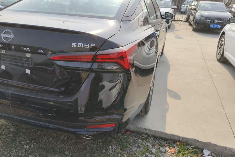 Used Nissan Teana 2025 Model 2.0L XL-TLS Enjoyment Edition Exterior 6