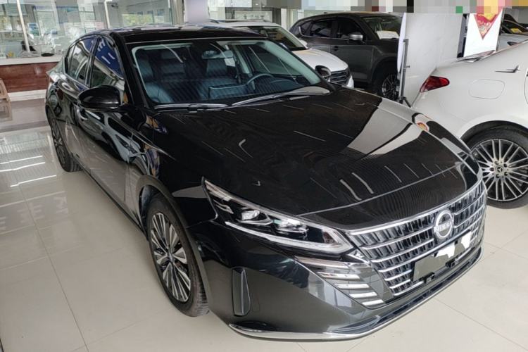 Used Nissan Teana 2025 Model 2.0L XL-TLS Enjoyment Edition Front Right 45 Deg