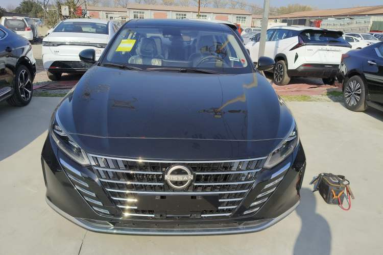 Used Nissan Teana 2025 Model 2.0L XL-TLS Enjoyment Edition Front