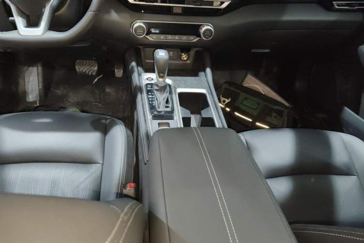 Used Nissan Teana 2025 Model 2.0L XL-TLS Enjoyment Edition Gear Lever