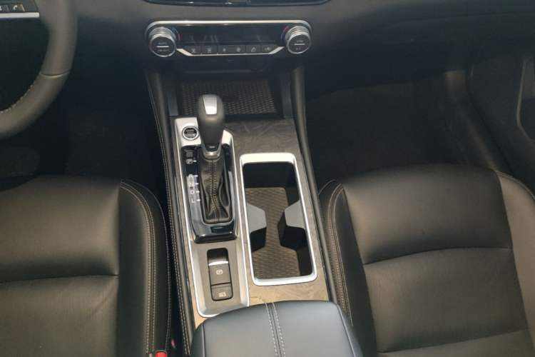 Used Nissan Teana 2025 Model 2.0L XL-TLS Enjoyment Edition Gear Lever