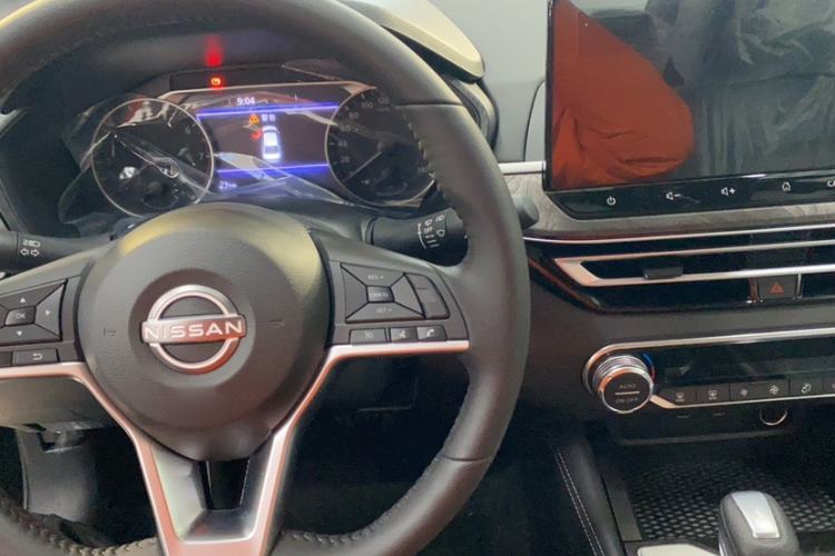 Used Nissan Teana 2025 Model 2.0L XL-TLS Enjoyment Edition Interior 2