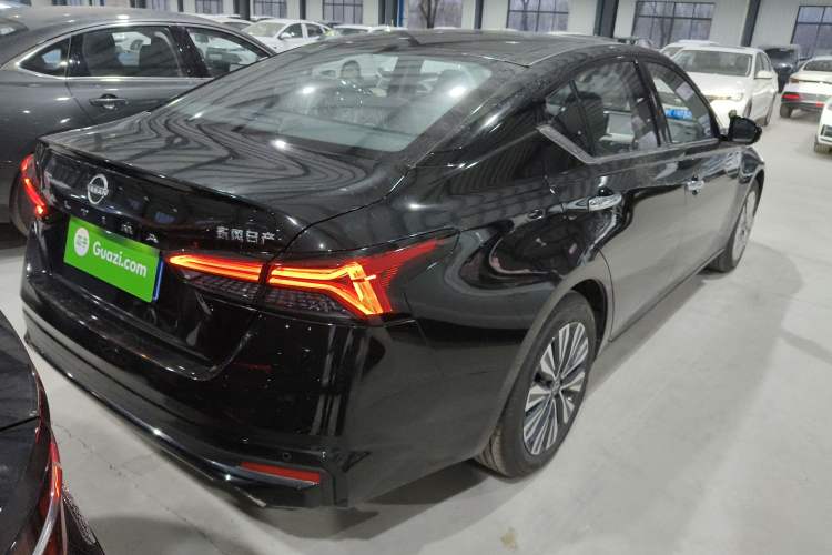 Used Nissan Teana 2025 Model 2.0L XL-TLS Enjoyment Edition Rear Right 45 Deg