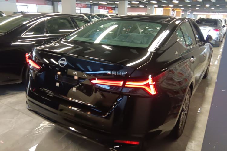 Used Nissan Teana 2025 Model 2.0L XL-TLS Enjoyment Edition Rear Right 45 Deg