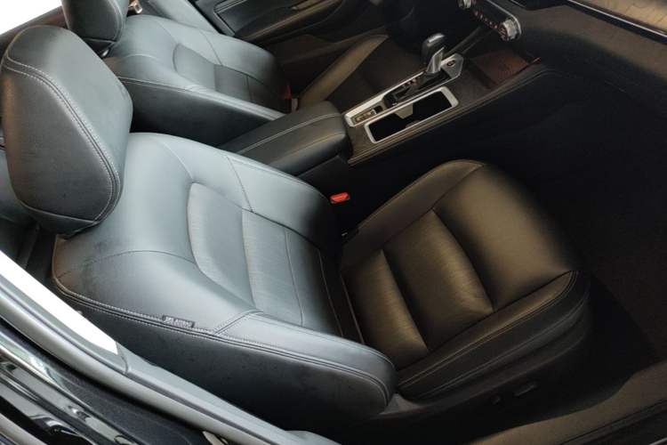 Used Nissan Teana 2025 Model 2.0L XL-TLS Enjoyment Edition Right Front Seat