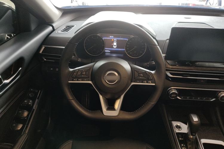 Used Nissan Teana 2025 Model 2.0L XL-TLS Enjoyment Edition Steering Wheel