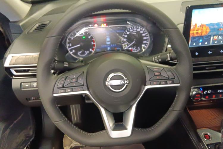 Used Nissan Teana 2025 Model 2.0L XL-TLS Enjoyment Edition Steering Wheel