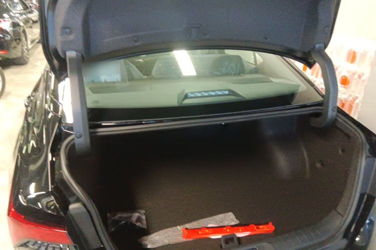 Used Nissan Teana 2025 Model 2.0L XL-TLS Enjoyment Edition Trunk