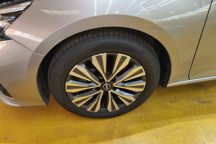 Used Nissan Teana 2025 Model 2.0L XL-TLS Enjoyment Edition Exterior 4