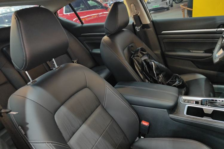 Used Nissan Teana 2025 Model 2.0L XL-TLS Enjoyment Edition Right Front Seat