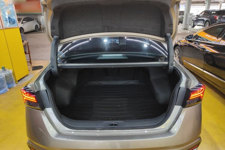 Used Nissan Teana 2025 Model 2.0L XL-TLS Enjoyment Edition Trunk