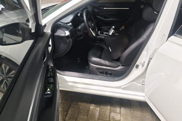 Used Nissan Teana 2025 Model 2.0L XL-TLS Enjoyment Edition Driver Seat