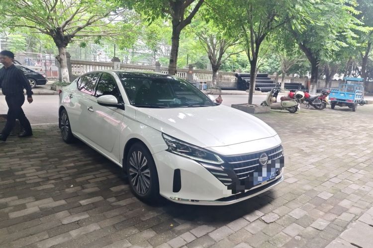 Used Nissan Teana 2025 Model 2.0L XL-TLS Enjoyment Edition Front Right 45 Deg