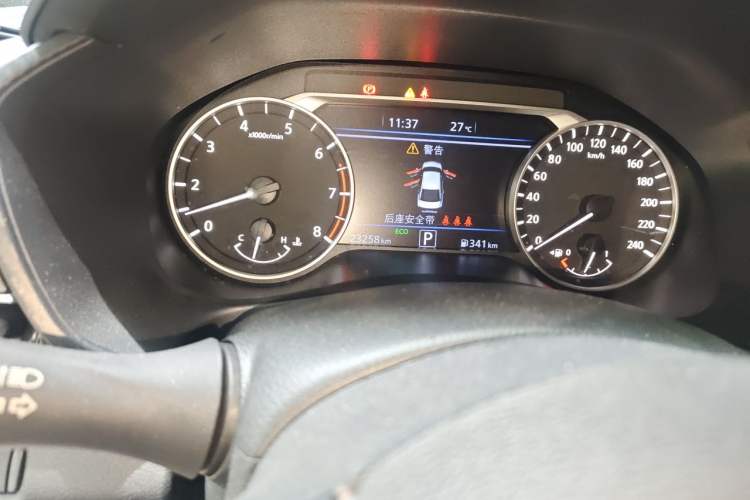 Used Nissan Teana 2025 Model 2.0L XL-TLS Enjoyment Edition Odometer Close Up